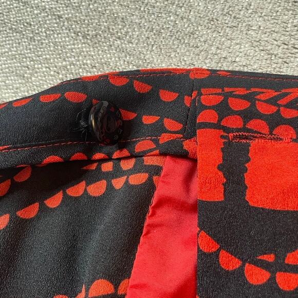 BEBE Wrap Skirt Black‎ Red Patterened Pencil 2 Extra Small Mini Office Work - Picture 3 of 3